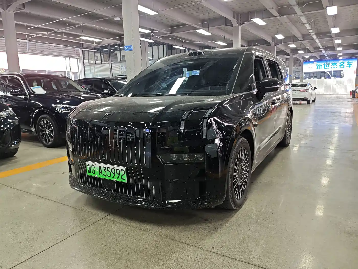 ZEEKR 009 2026 2024 6-seat Executive AWD 108kWh