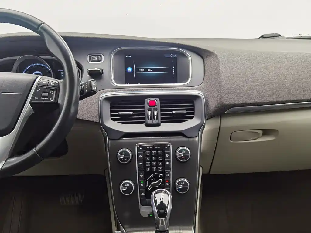 Volvo V40 2015 2015 1.6T Smart Comfort Edition