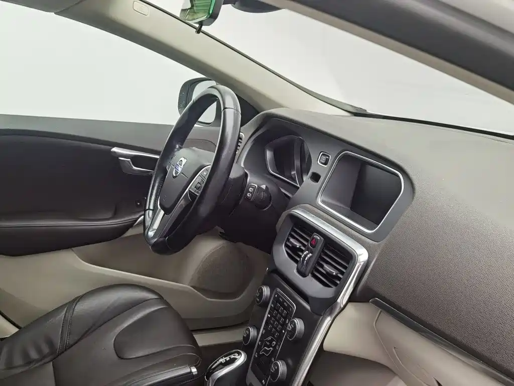 Volvo V40 2015 2015 1.6T Smart Comfort Edition
