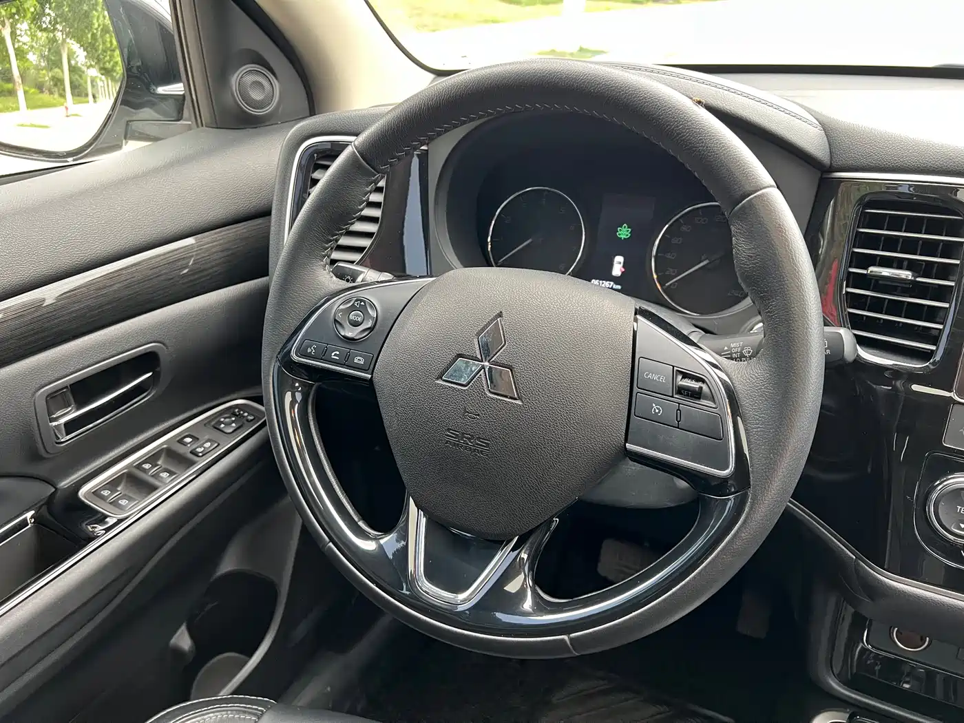 Mitsubishi Outlander 2019 2.0L 2WD Enjoy 7-Seater China VI фото 15