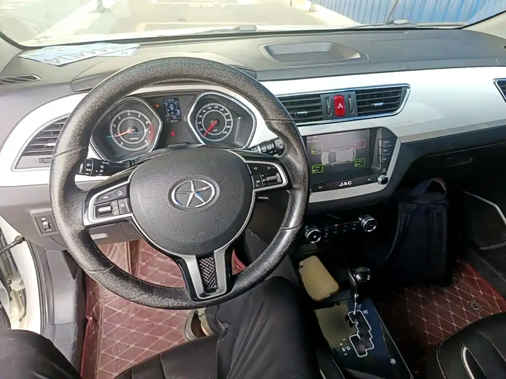 JAC Motors Refine S2 2016 2015 1.5L CVT Luxury Smart