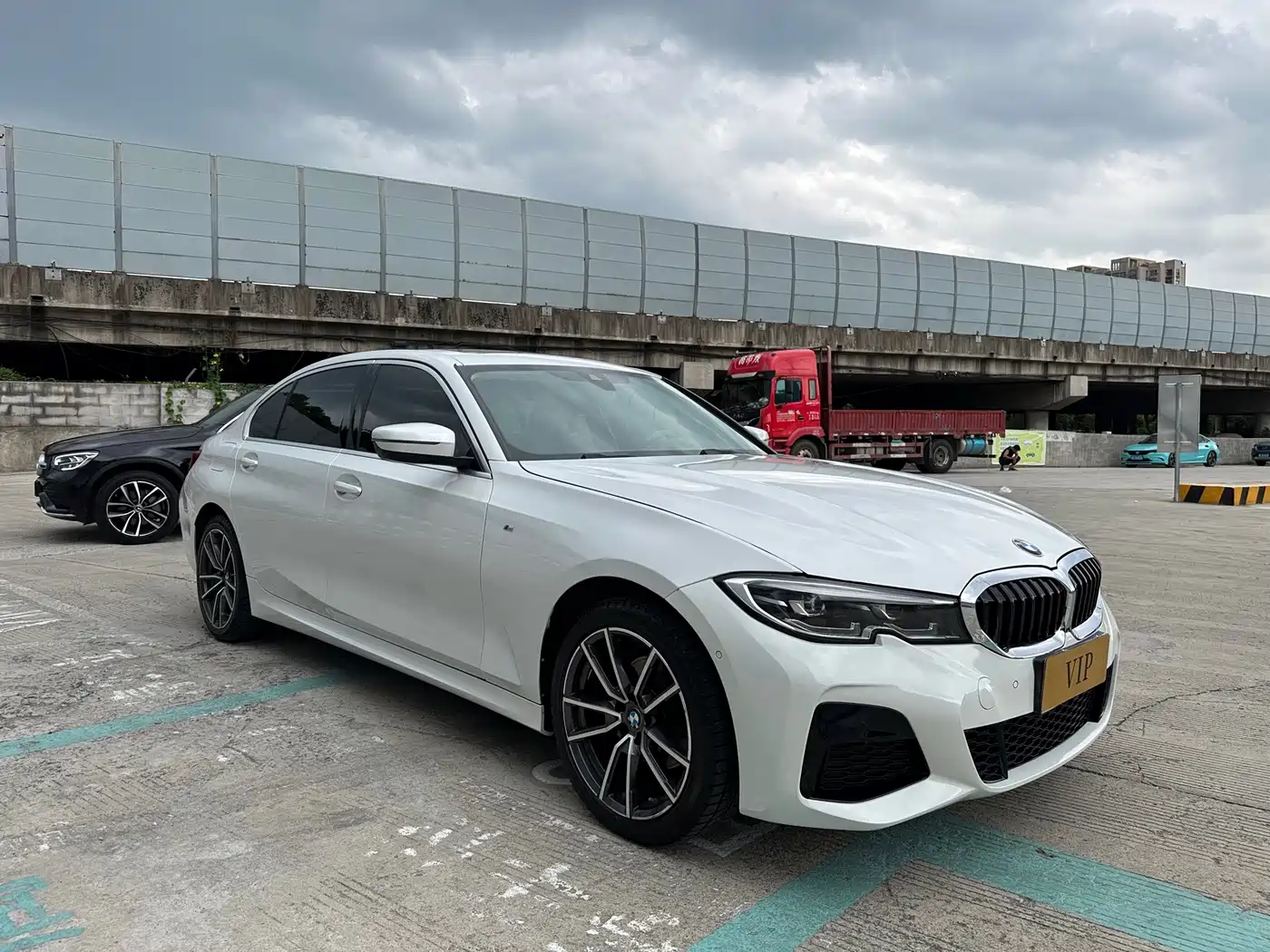 Photo 3 - BMW 3 Series
