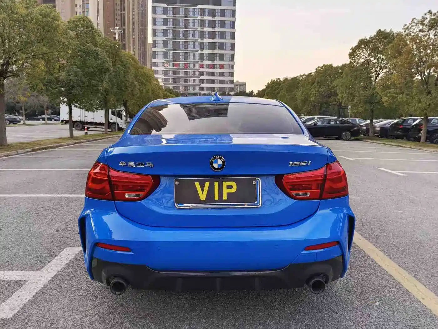 BMW 1-SERIES