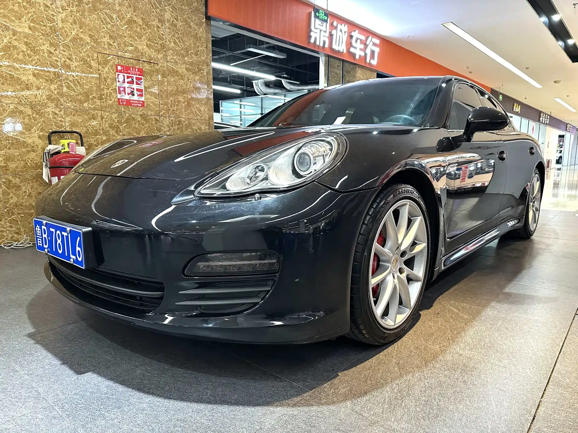 Фото 1 - Porsche Panamera