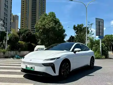 Dongfeng eπ007