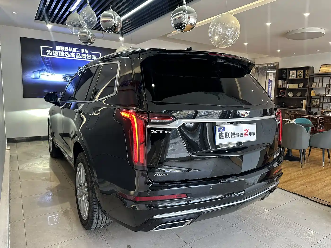 CADILLAC XT6