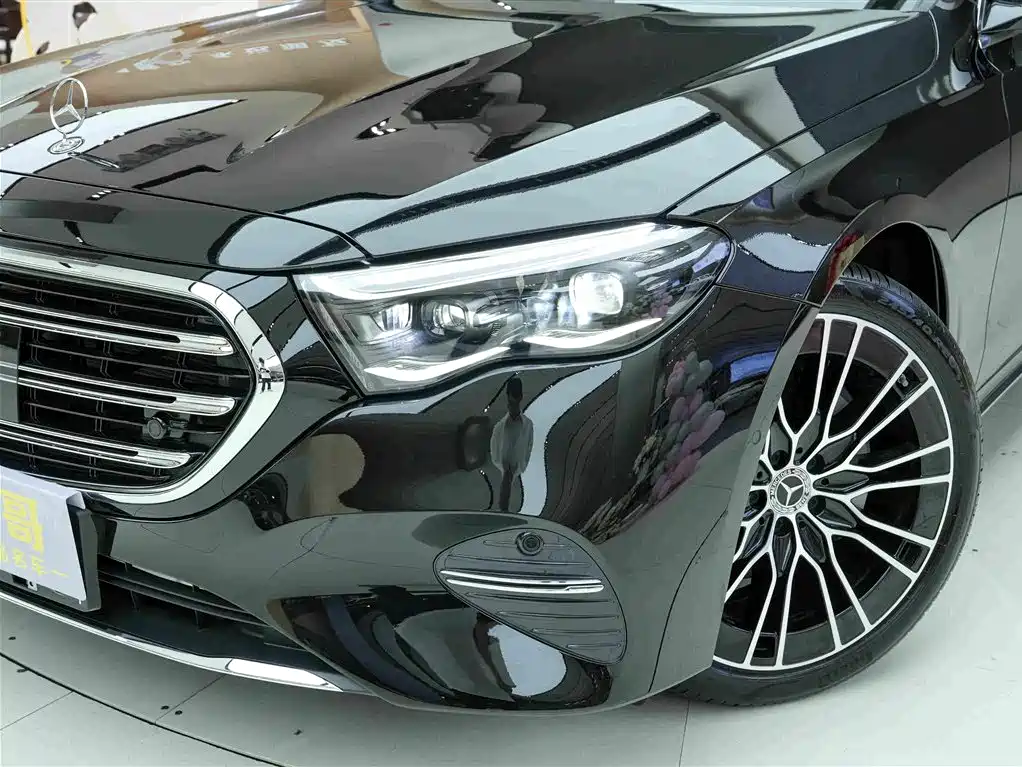 صورة 19 - Mercedes-Benz E-Class