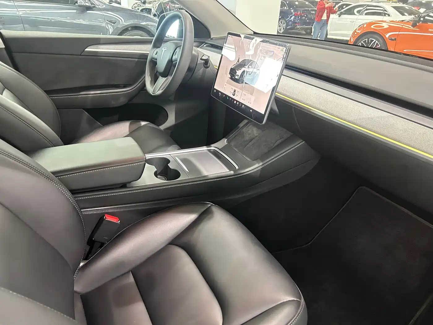 TESLA MODEL Y