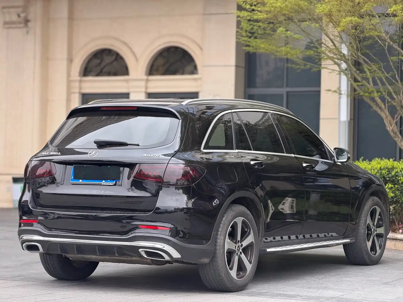 MERCEDES-BENZ GLC