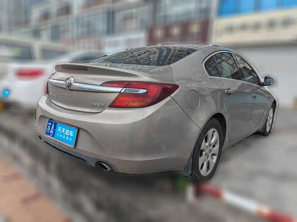 Photo 2 - Buick Regal