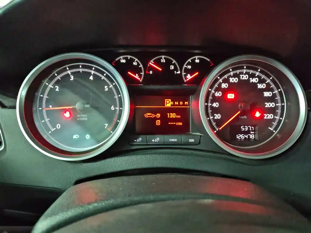 Peugeot 508 2012 2.0L Automatic Sunroof Classic Edition фото 8