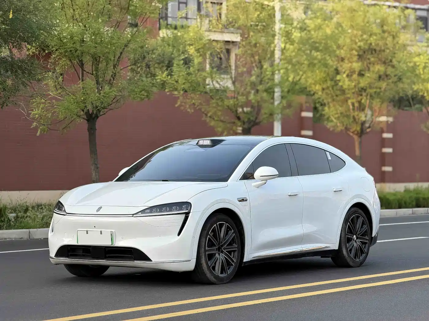 Zhijie Luxeed R7
