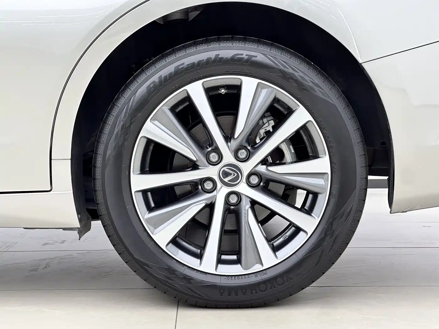 Lexus ES 2020 200 Excellence фото 15