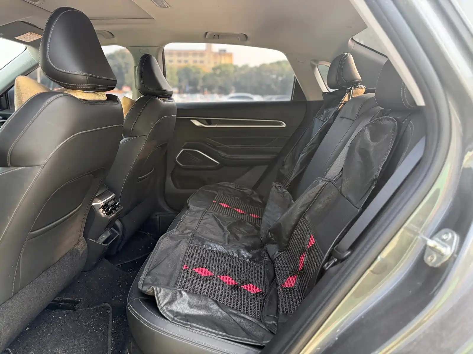Фото 6 - Geely Emgrand