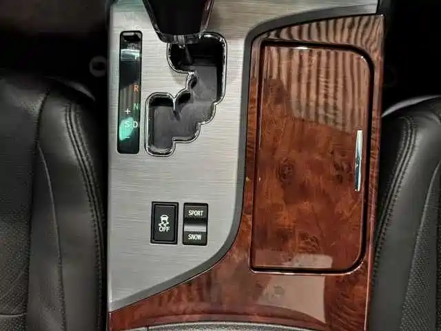 Toyota Crown 2012 2.5L Royal Leather Edition фото 9