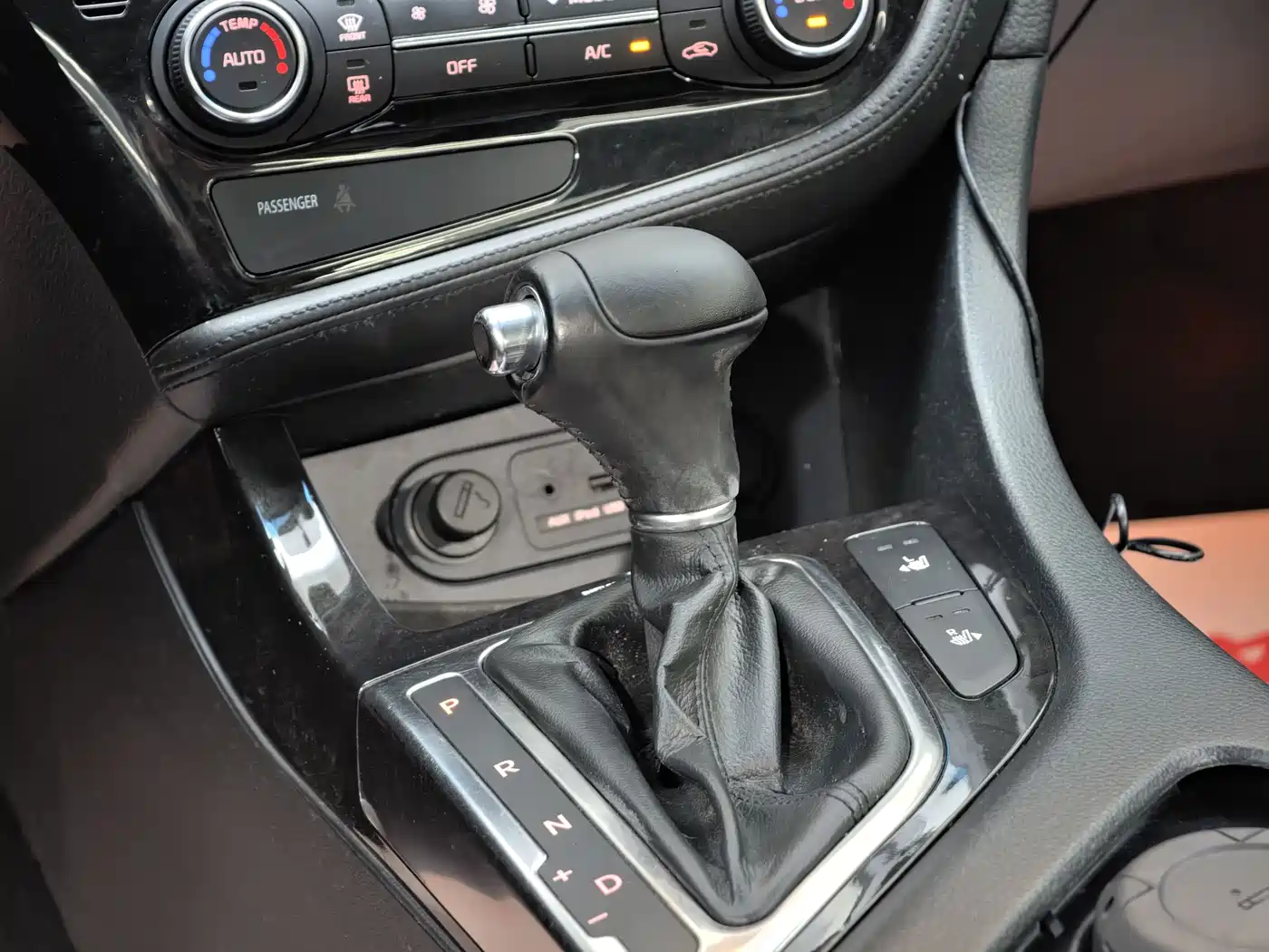Kia K5 2014 2.0L Automatic LUXURY фото 31