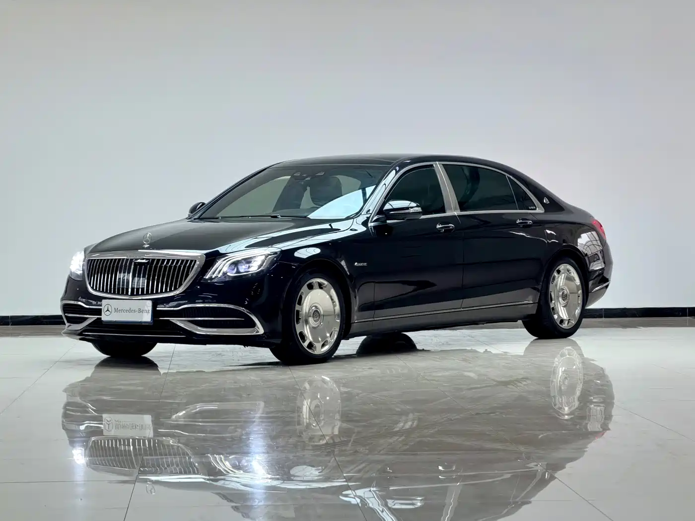 Photo 1 - Mercedes-Benz Maybach S-Class