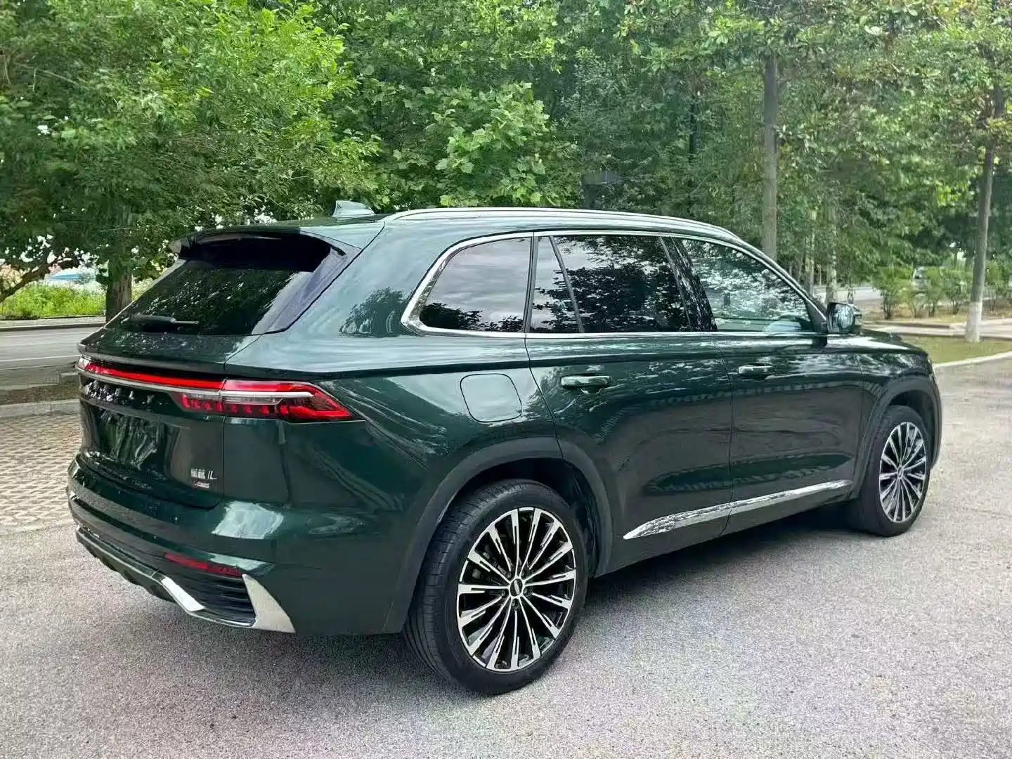 Фото 7 - Geely Monjaro