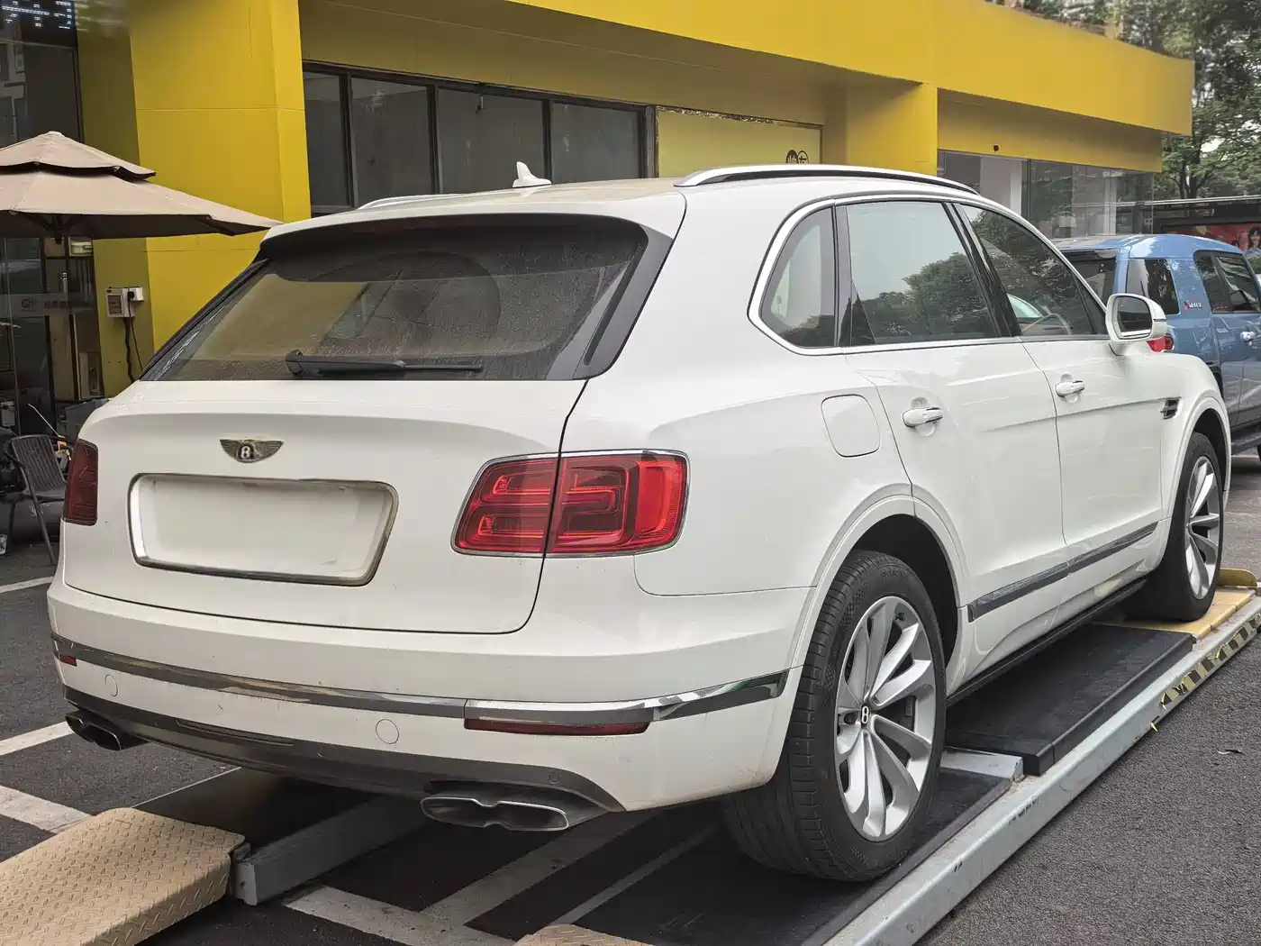 Bentley Bentayga 2018 4.0T V8 фото 2