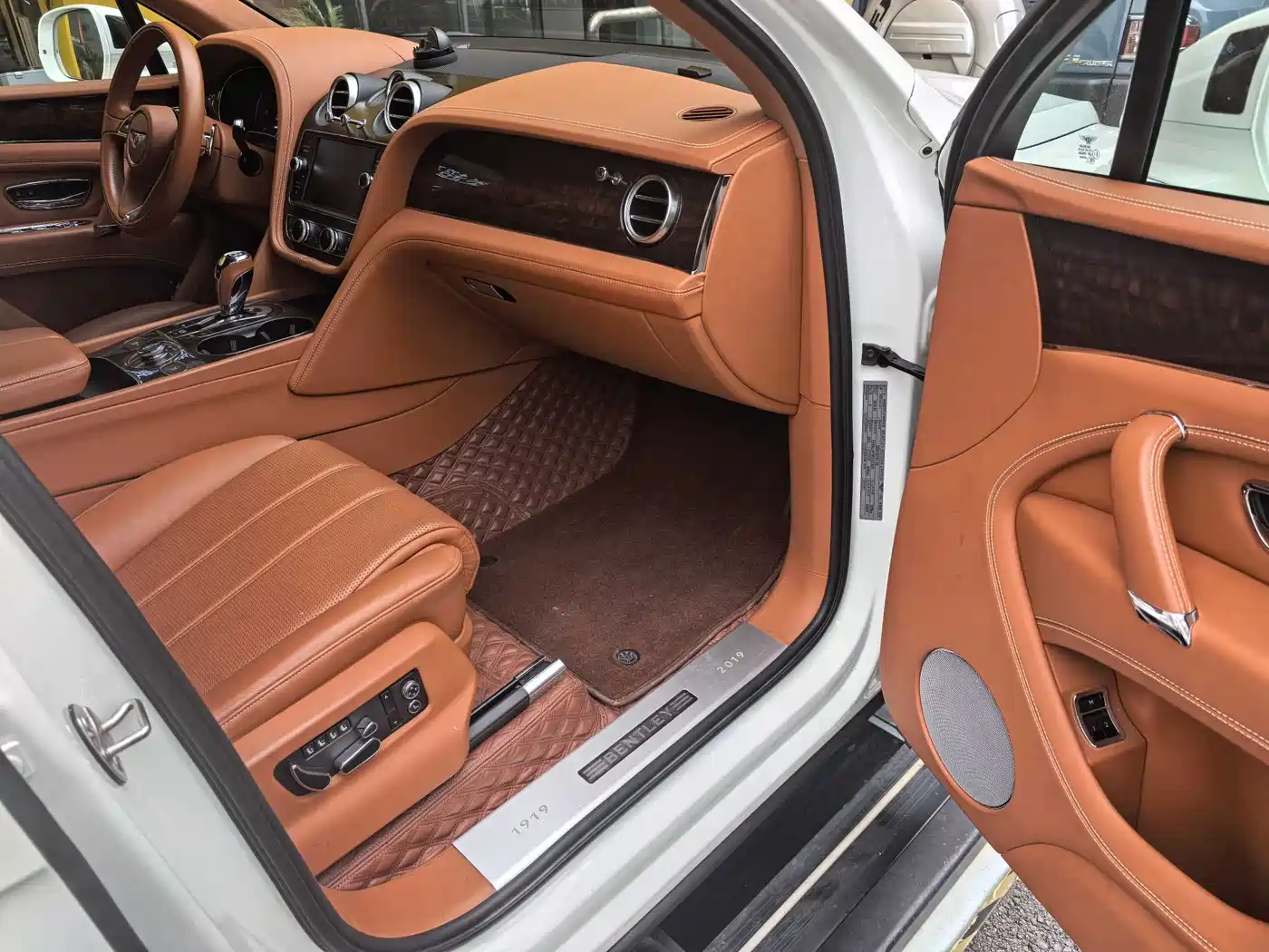 Bentley Bentayga 2018 4.0T V8 фото 7