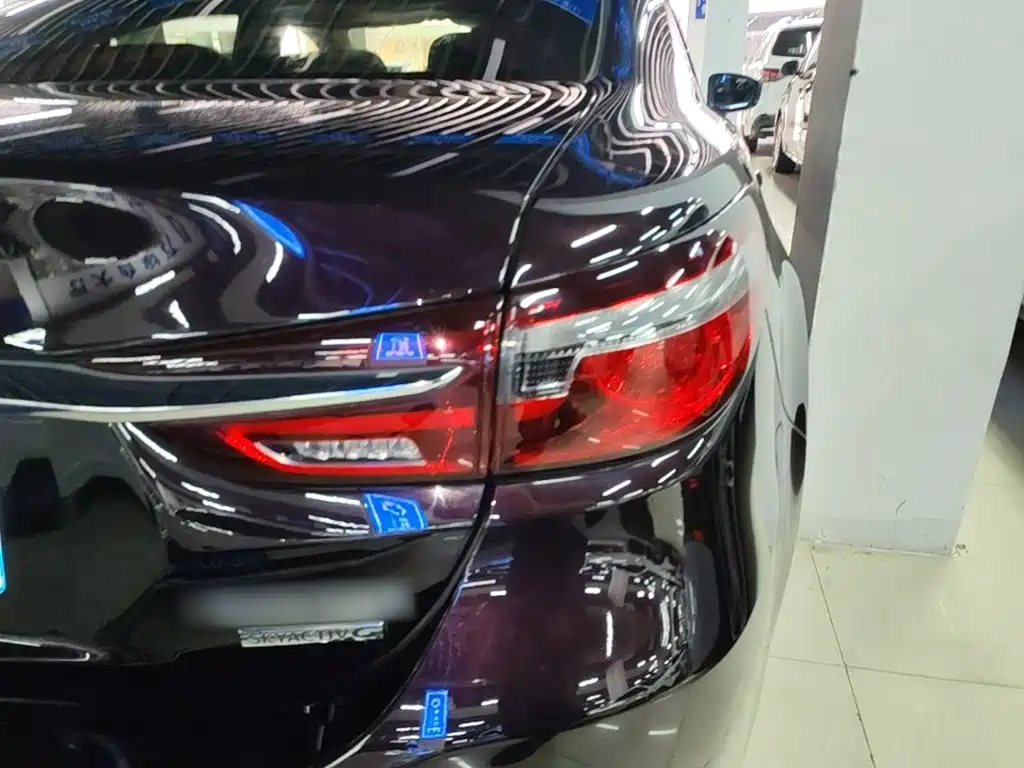Photo 8 - Mazda Atenza