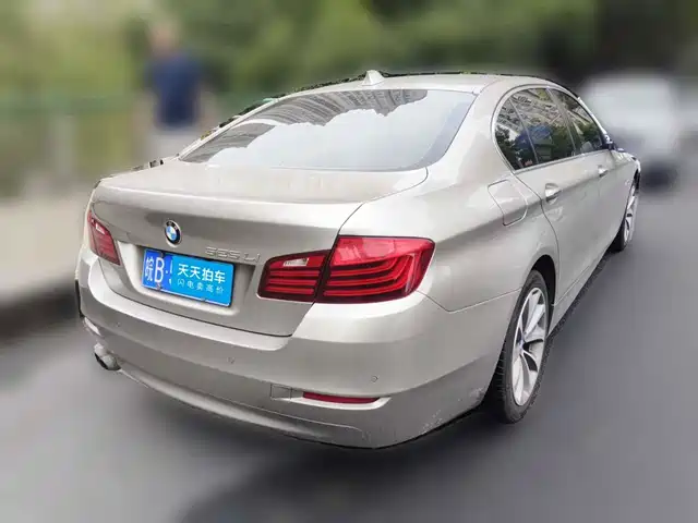 BMW 5 Series 2017 525Li Leading Edition — фото 2