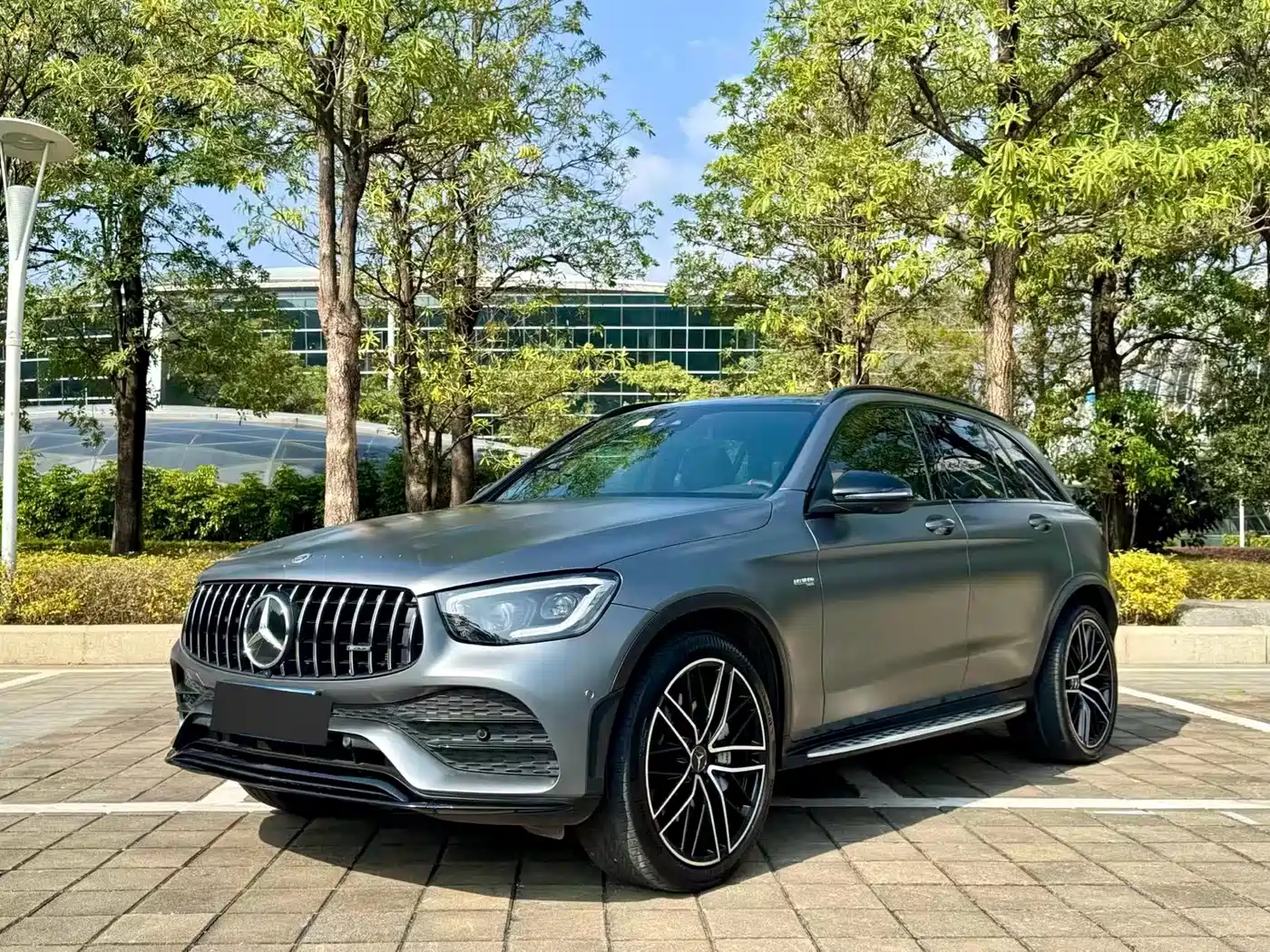 MERCEDES-BENZ GLC AMG