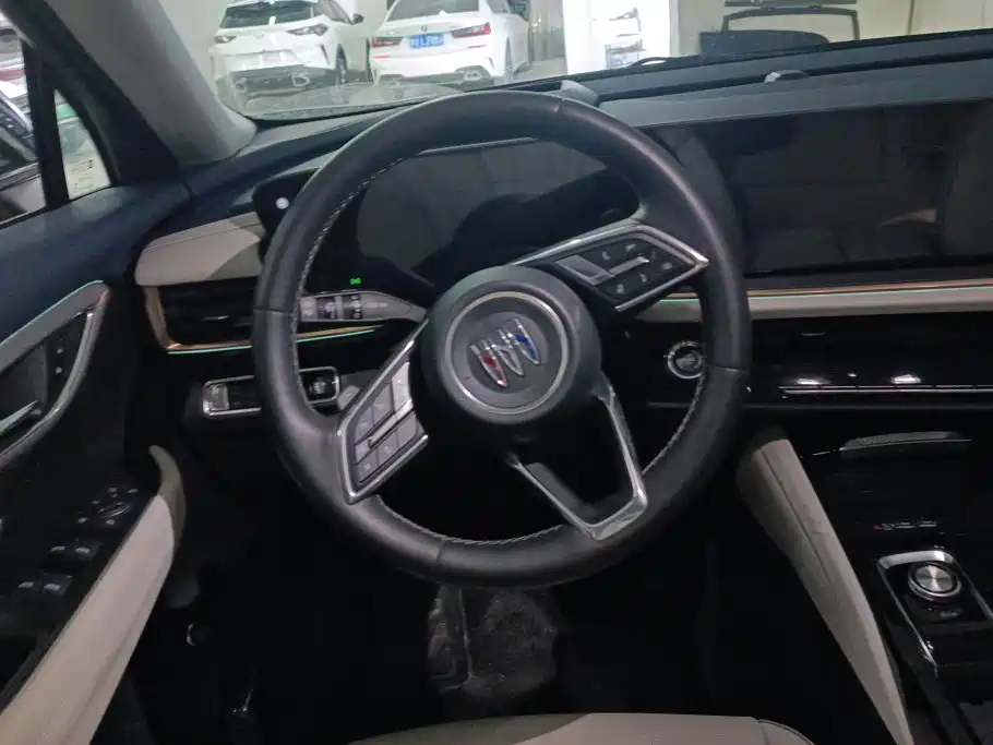 Фото 15 - Buick Envision Plus