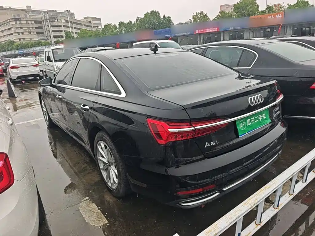 Фото 5 - Audi A6L