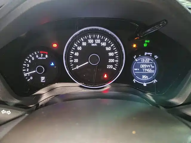 Honda Vezel 2020 1.5L CVT Pioneer — фото 4