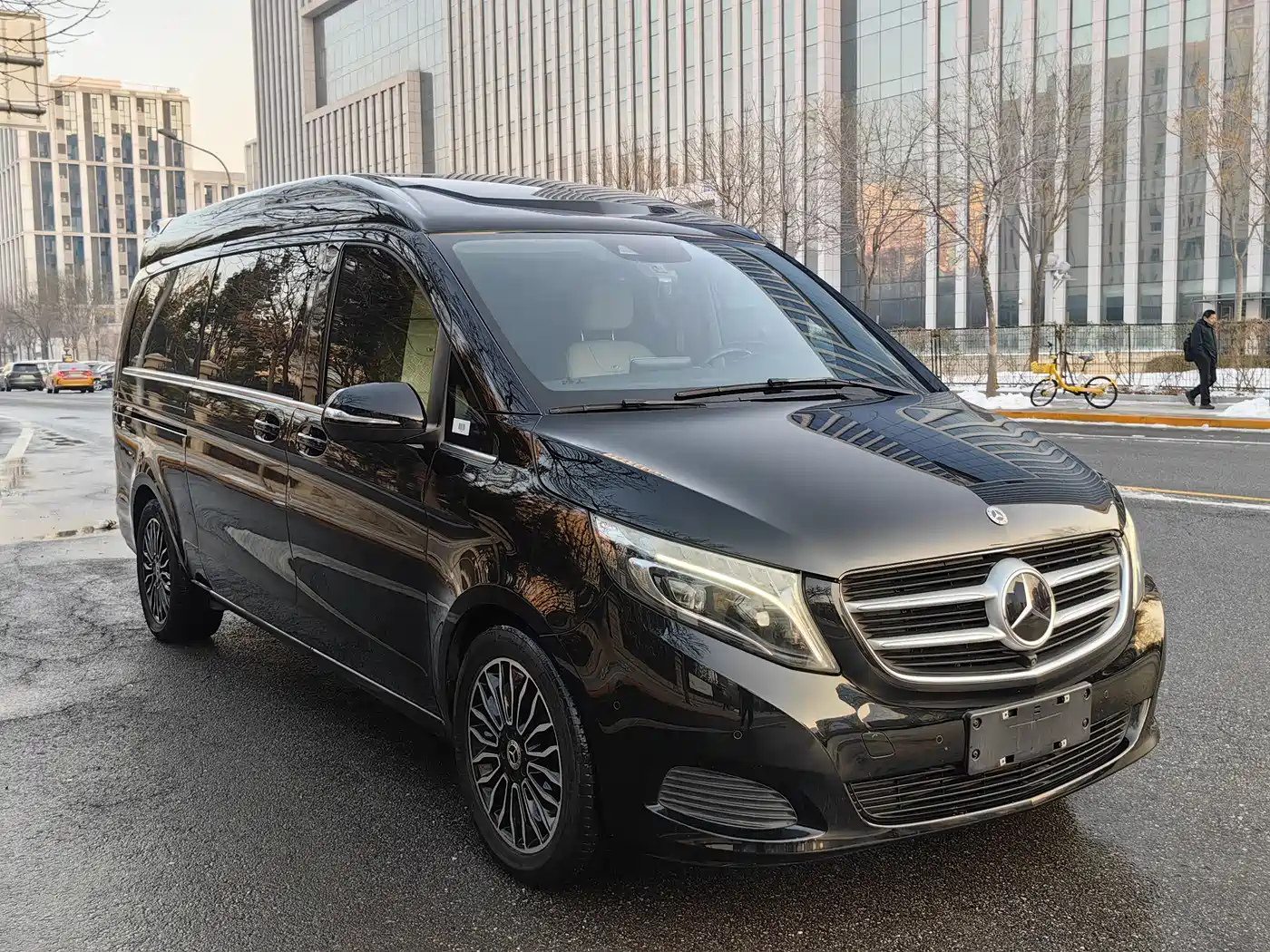 Mercedes-Benz V-Class 2018 V 260 L Premium Long Wheelbase Edition China VI фото 7