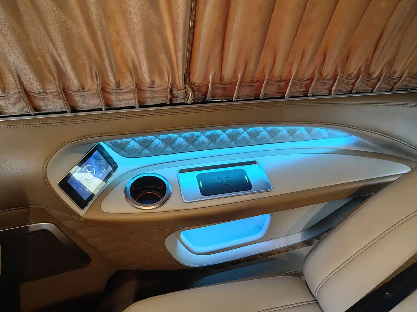 Mercedes-Benz V-Class 2018 V 260 L Premium Long Wheelbase Edition China VI фото 22