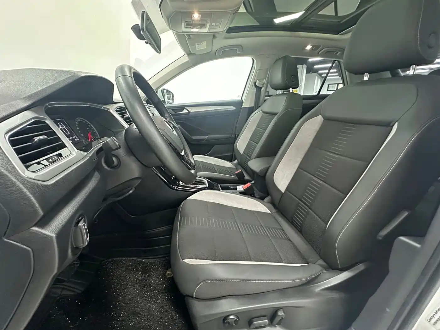 Volkswagen T-Roc, миниатюра 10