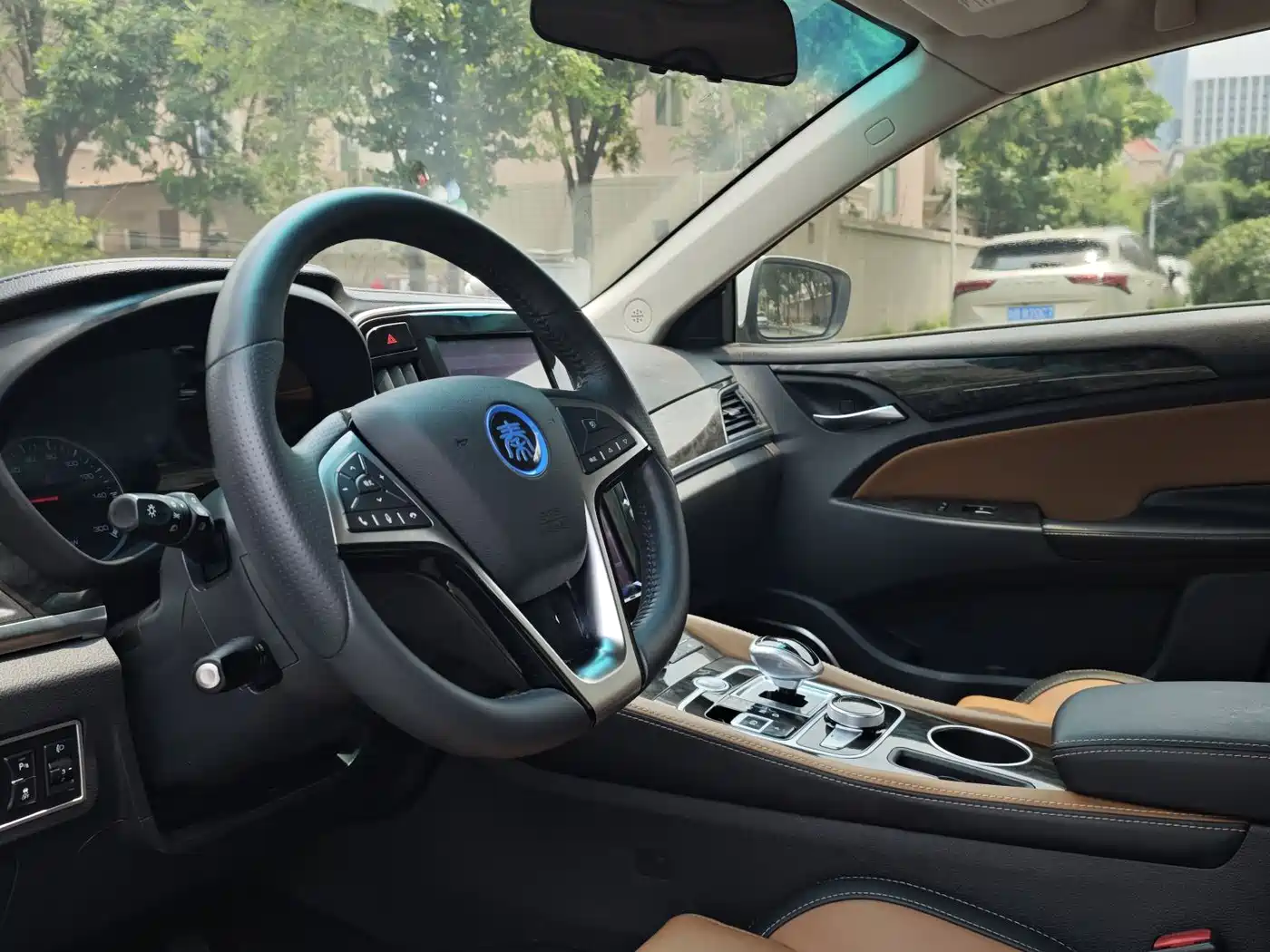 BYD Qin New Energy 2017 1.5T Premium Model фото 5