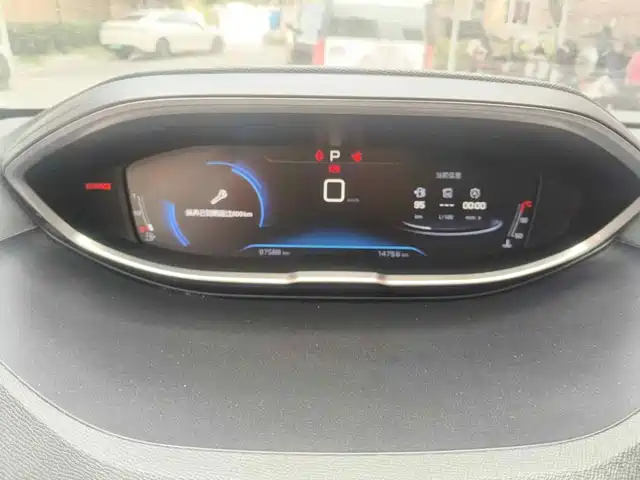 Peugeot 5008 2017 380THP 5-Seat Elite Edition — фото 4