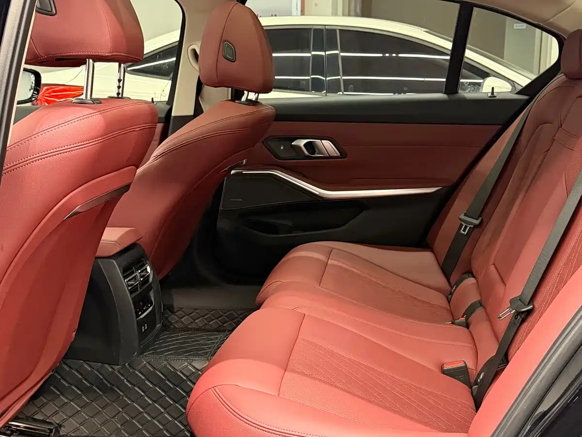 BMW 3 Series 2023 325Li M Sport Black Night Package фото 13