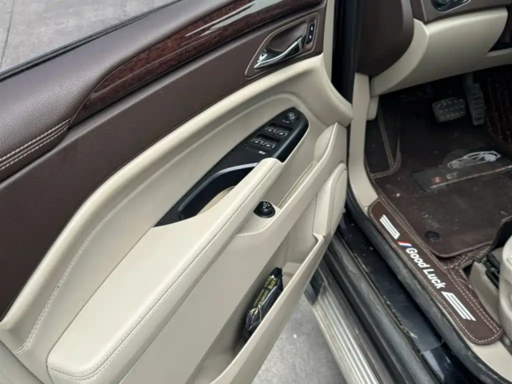 Cadillac SRX 2015 3.0L Leading фото 5