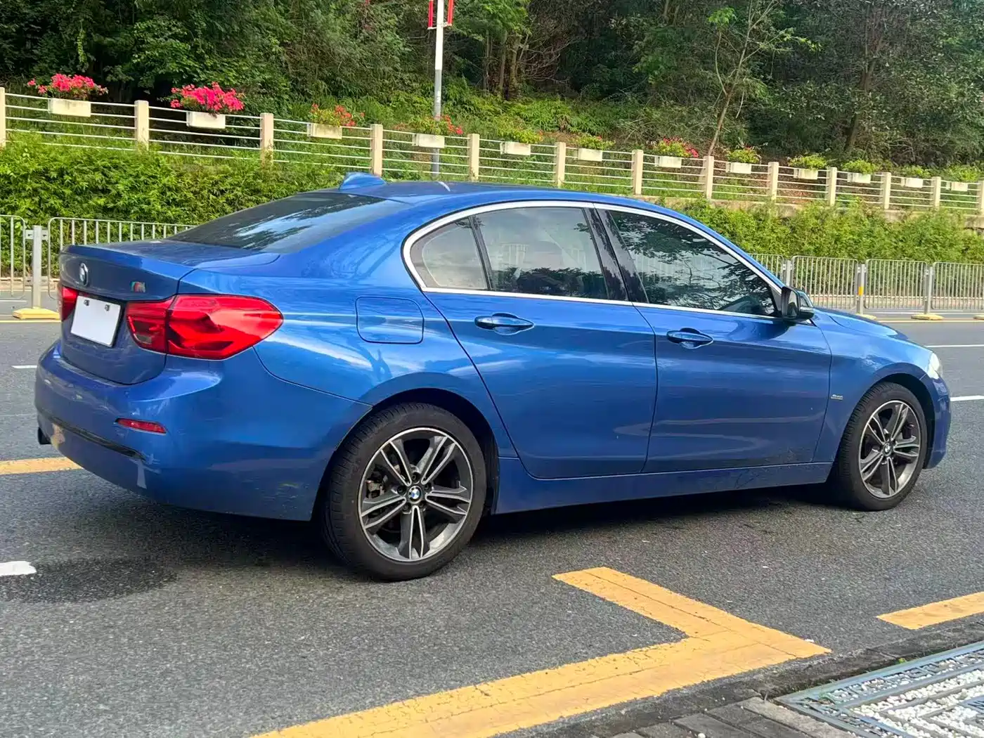 BMW 1 Series 2017 118i Sport фото 6