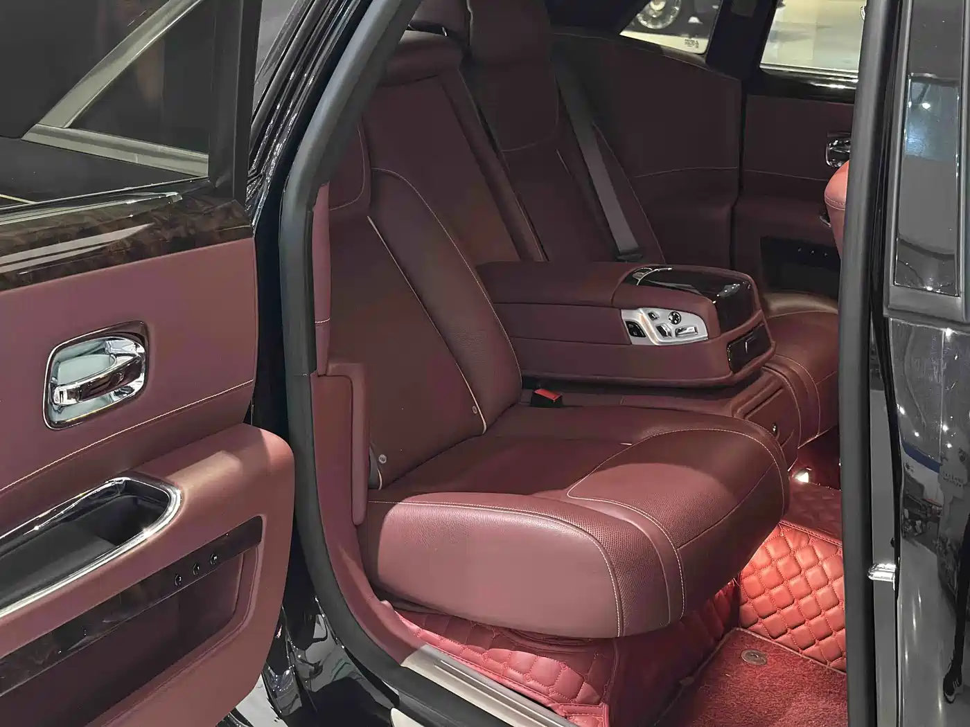 Фото 6 - Rolls-Royce Ghost