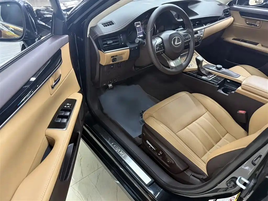Lexus ES 2015 200 Elite Edition фото 9