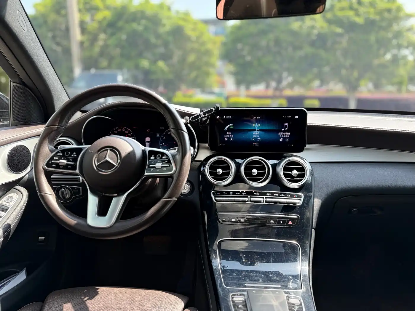 Mercedes-Benz GLC 2020 Facelift GLC 260 L 4MATIC Dynamic фото 14
