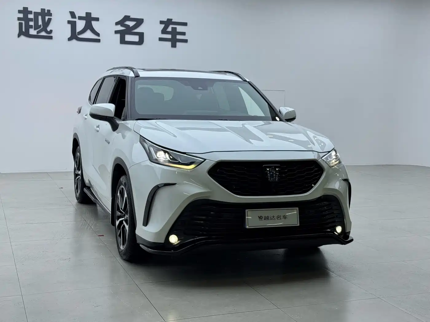 Фото 5 - Toyota Crown Kluger