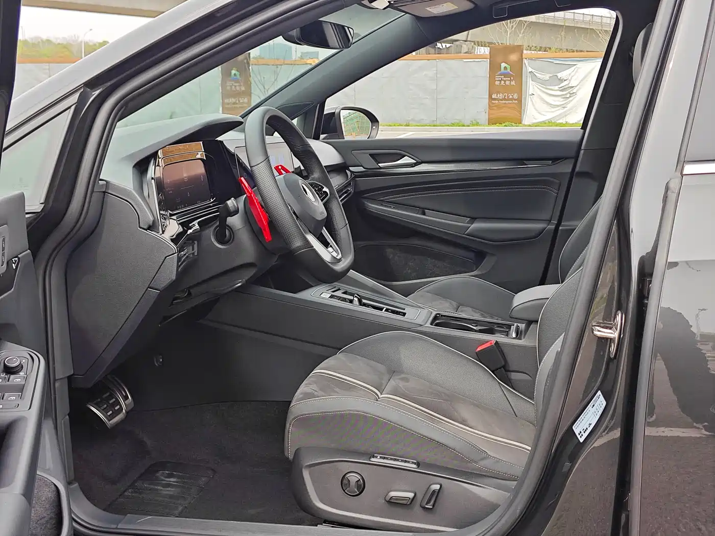 Volkswagen Golf 2023 Facelift 280TSI DSG R-Line фото 10