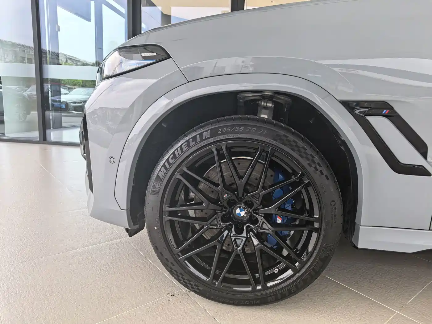 2025 BMW X6 M