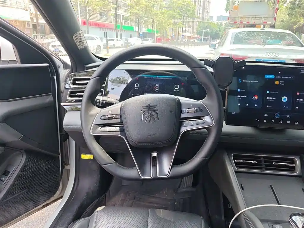 BYD Qin L 2024 DM-i 120KM Leading фото 3