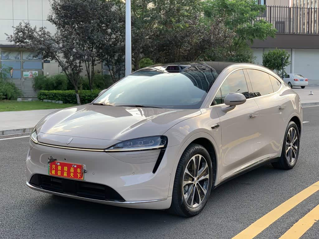 Zhijie Luxeed R7