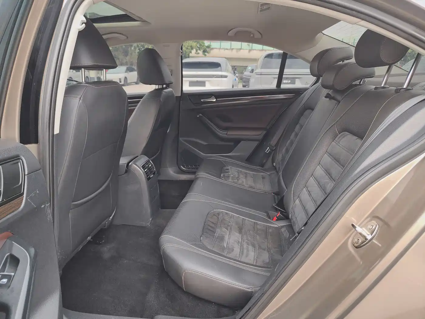 Volkswagen Sagitar 2015 230TSI Automatic Luxury фото 9