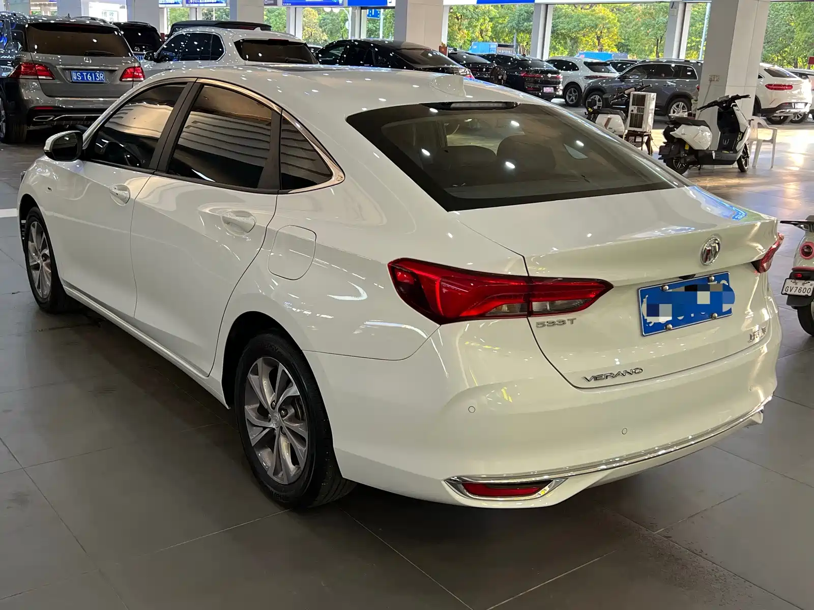Фото 15 - Buick Verano