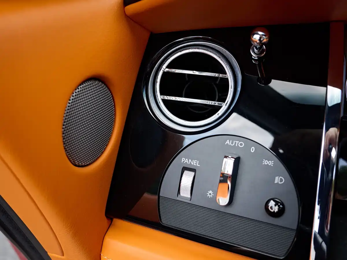 Rolls-Royce Dawn 2017 2015 6.6T Standard