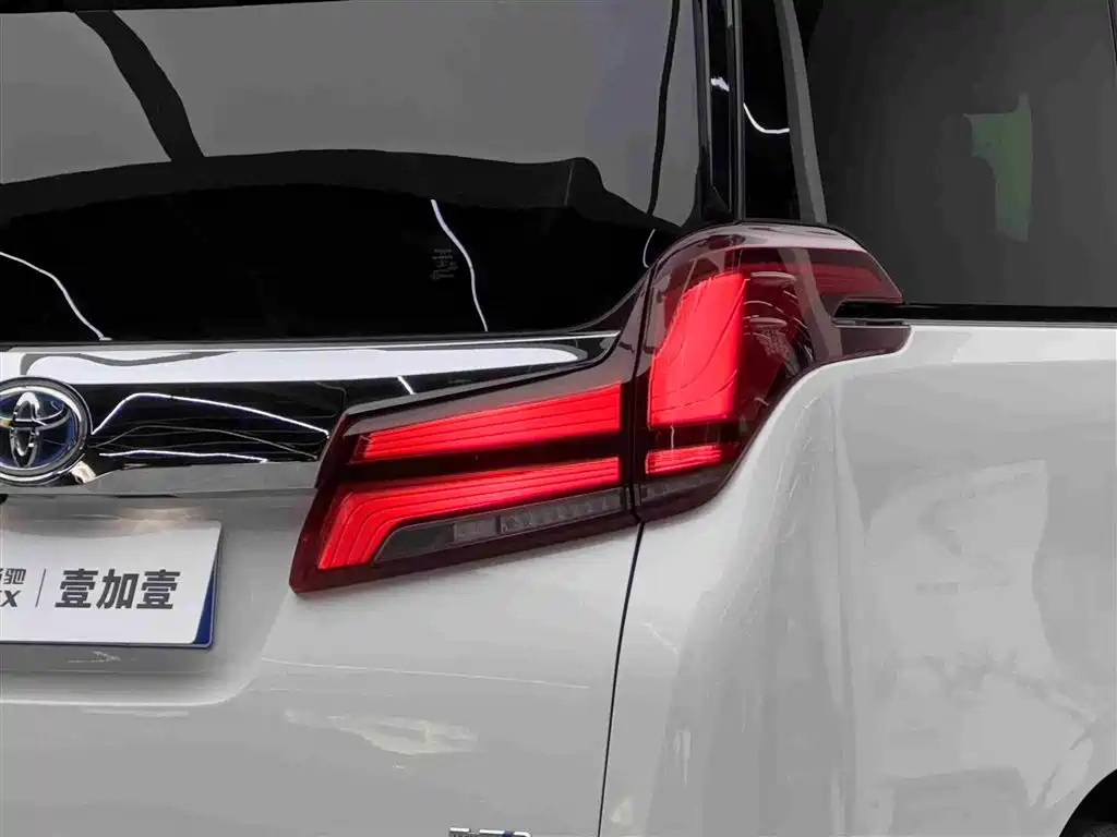 Toyota Alphard 2021 Hybrid 2.5L Premium фото 20